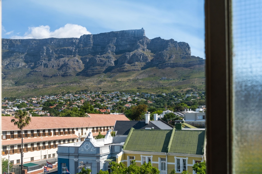 1 Bedroom Property for Sale in Gardens Western Cape